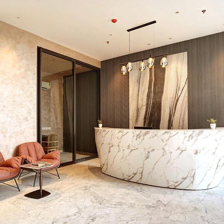 Iva Premium Delhi Airport With Airport Drop Hotel Ню Делхи Екстериор снимка