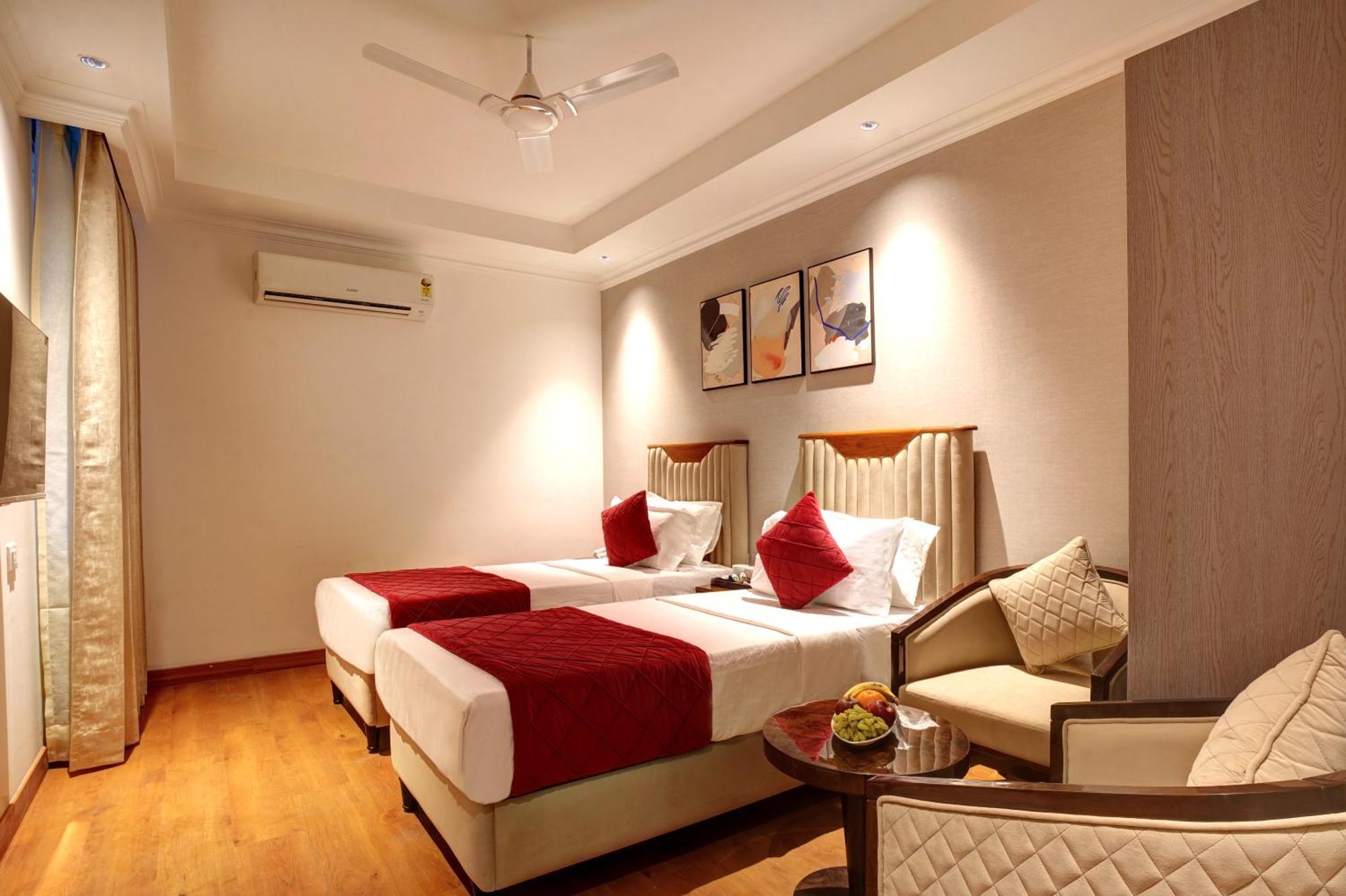 Iva Premium Delhi Airport With Airport Drop Hotel Ню Делхи Екстериор снимка