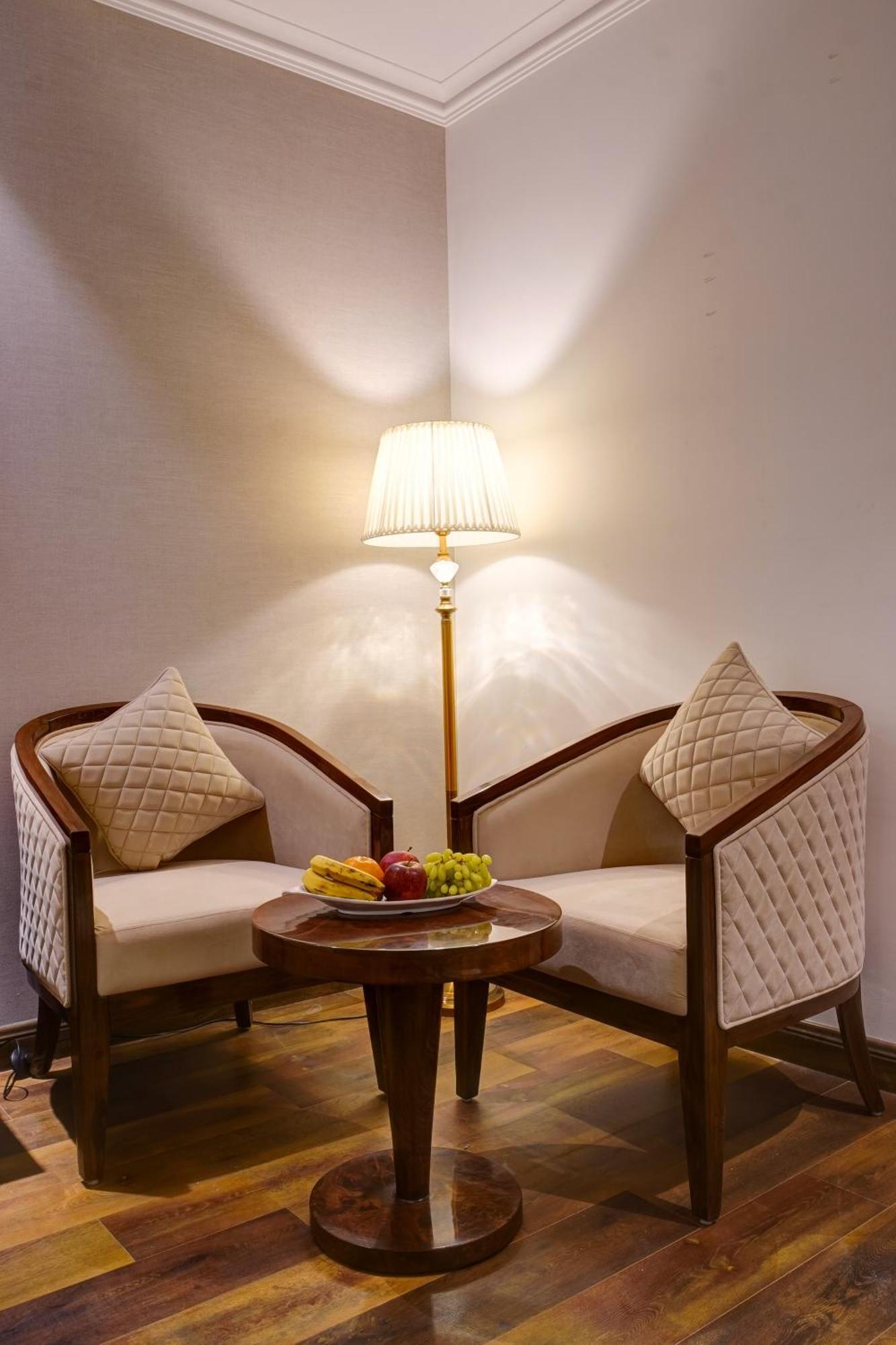 Iva Premium Delhi Airport With Airport Drop Hotel Ню Делхи Екстериор снимка