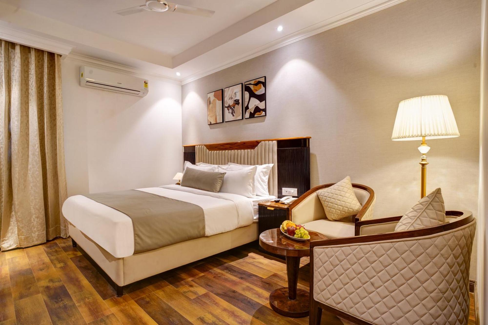 Iva Premium Delhi Airport With Airport Drop Hotel Ню Делхи Екстериор снимка