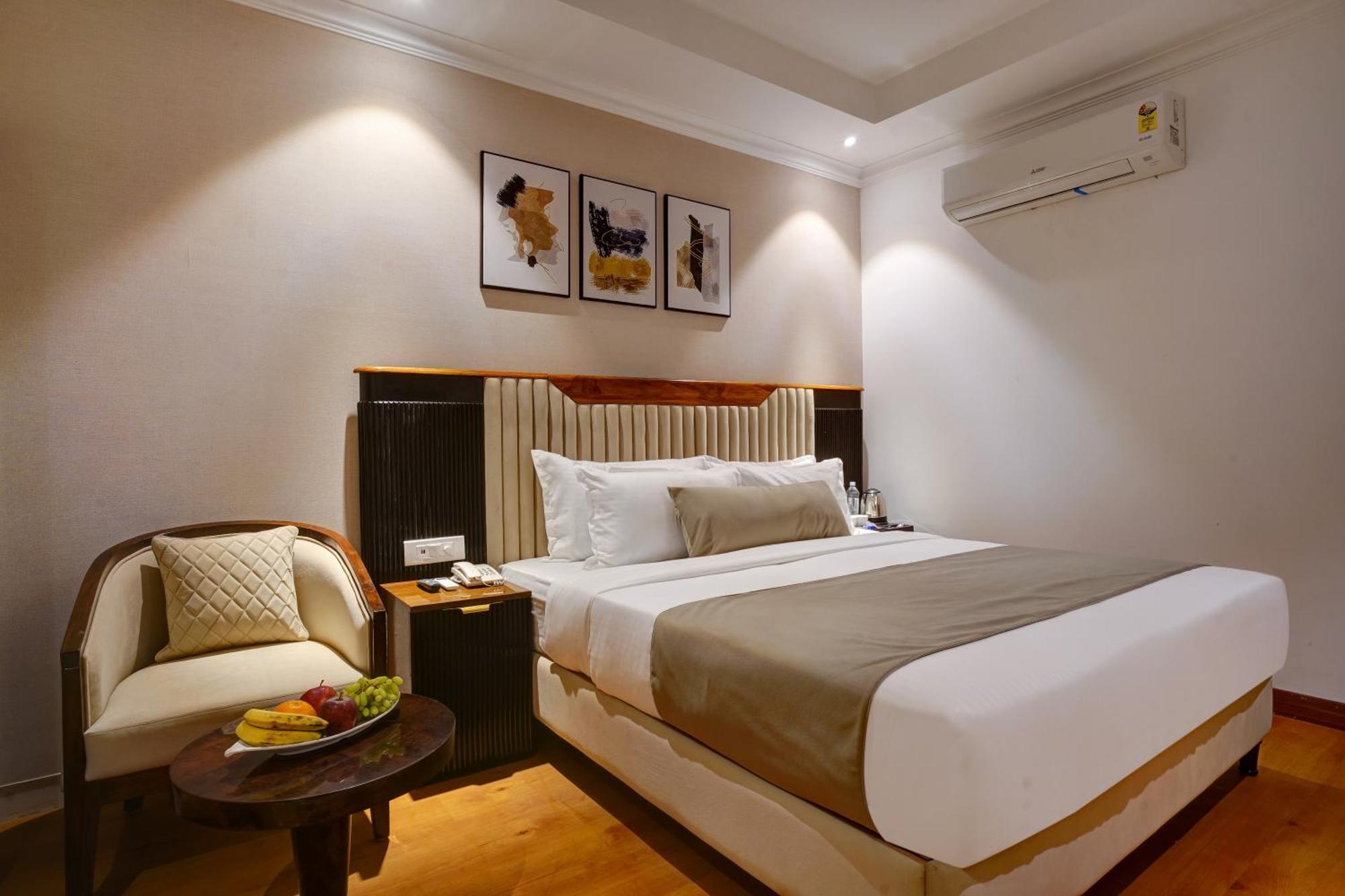 Iva Premium Delhi Airport With Airport Drop Hotel Ню Делхи Екстериор снимка